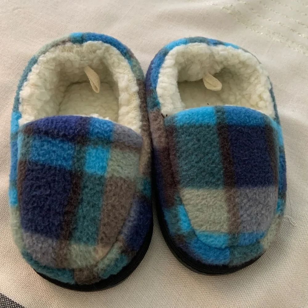 Toddler Plaid Fuzzy Hard Sole Slippers Size 3-4